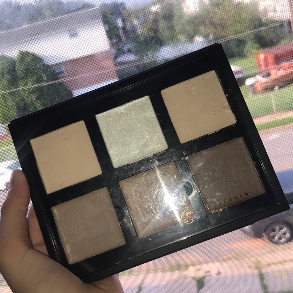 Anastasia Beverly Hills cream contour kit